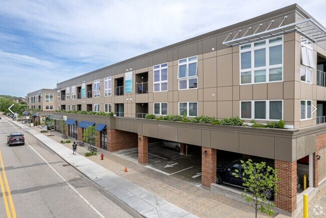 Building Photo - 350 Pleasant St