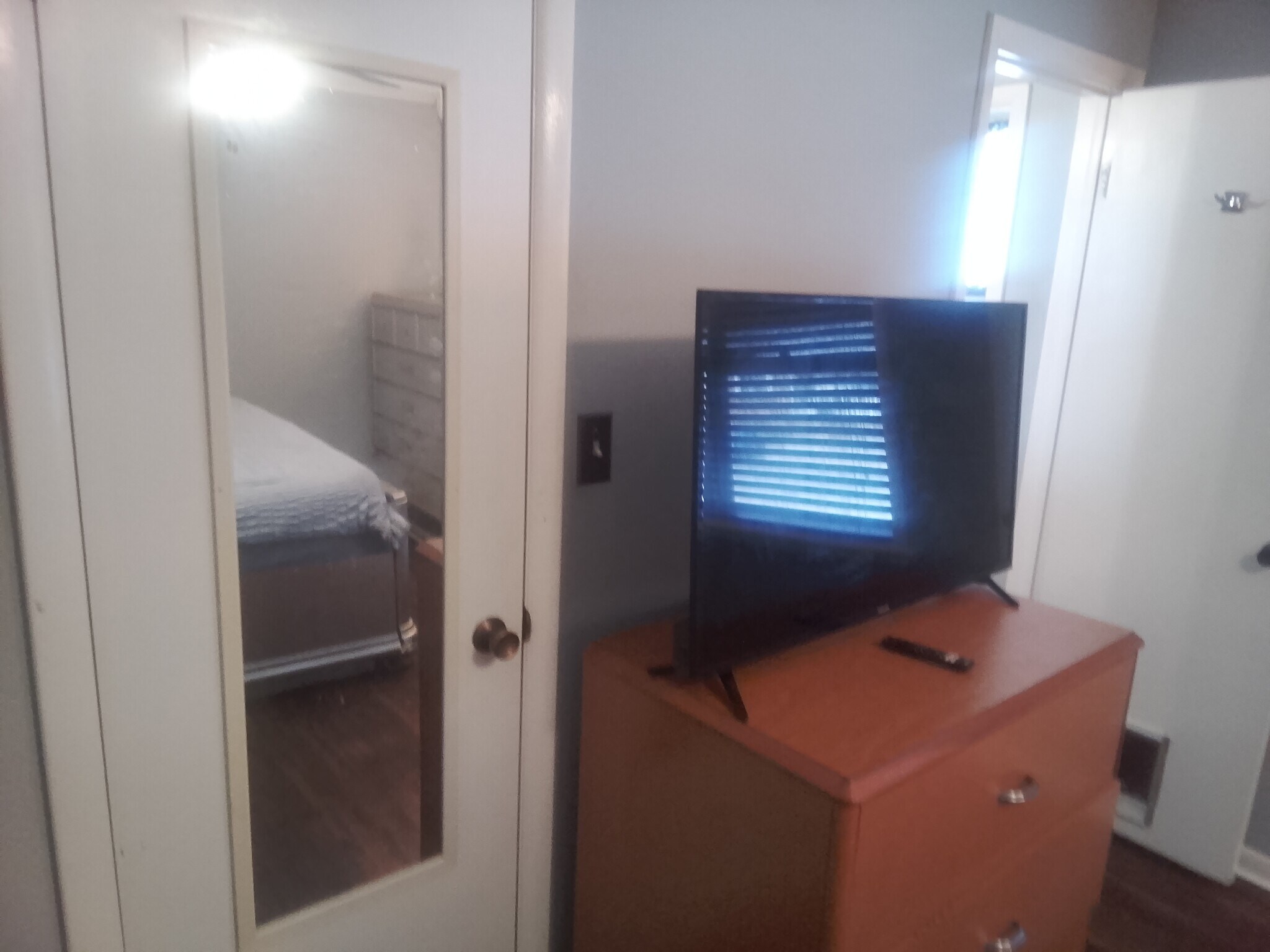 Building Photo - 10208 E 7th St