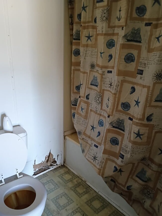 Building Photo - 111 Wilbur Ln