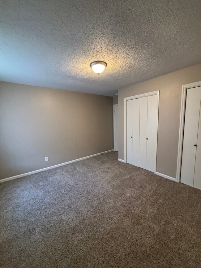Building Photo - 714 Foxboro Dr
