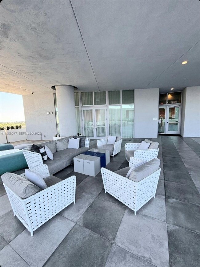 Building Photo - 2000 Metropica Wy