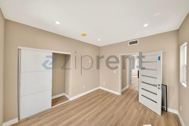 Building Photo - 225 N Burlington Ave