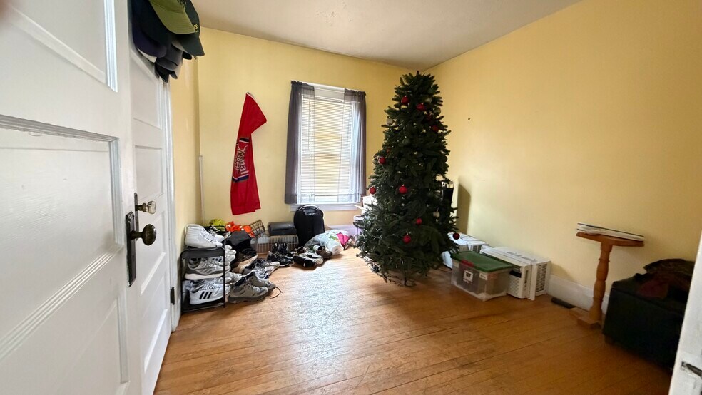 Second bedroom - 20 Lincoln Ave