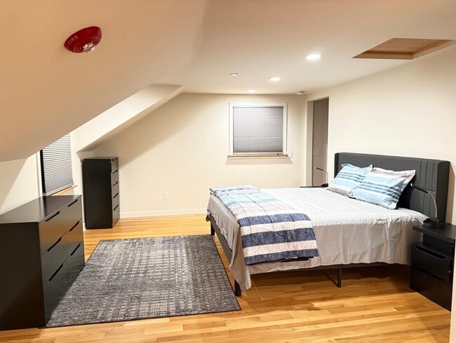 Building Photo - 1017 E Front St