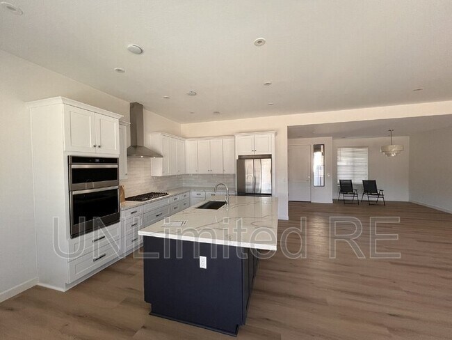 Building Photo - 5705 E Cannon Pl