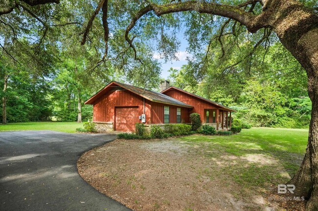 Building Photo - 18050 Steele Dr