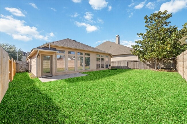 Building Photo - 26006 Palmdale Estate Dr