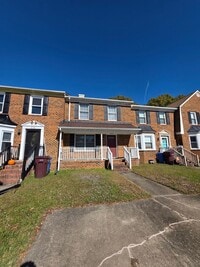 Building Photo - 3 BR 1.5 Bath Townhome located off Cedar road
