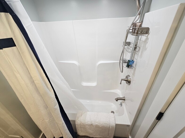 Building Photo - 435 High St