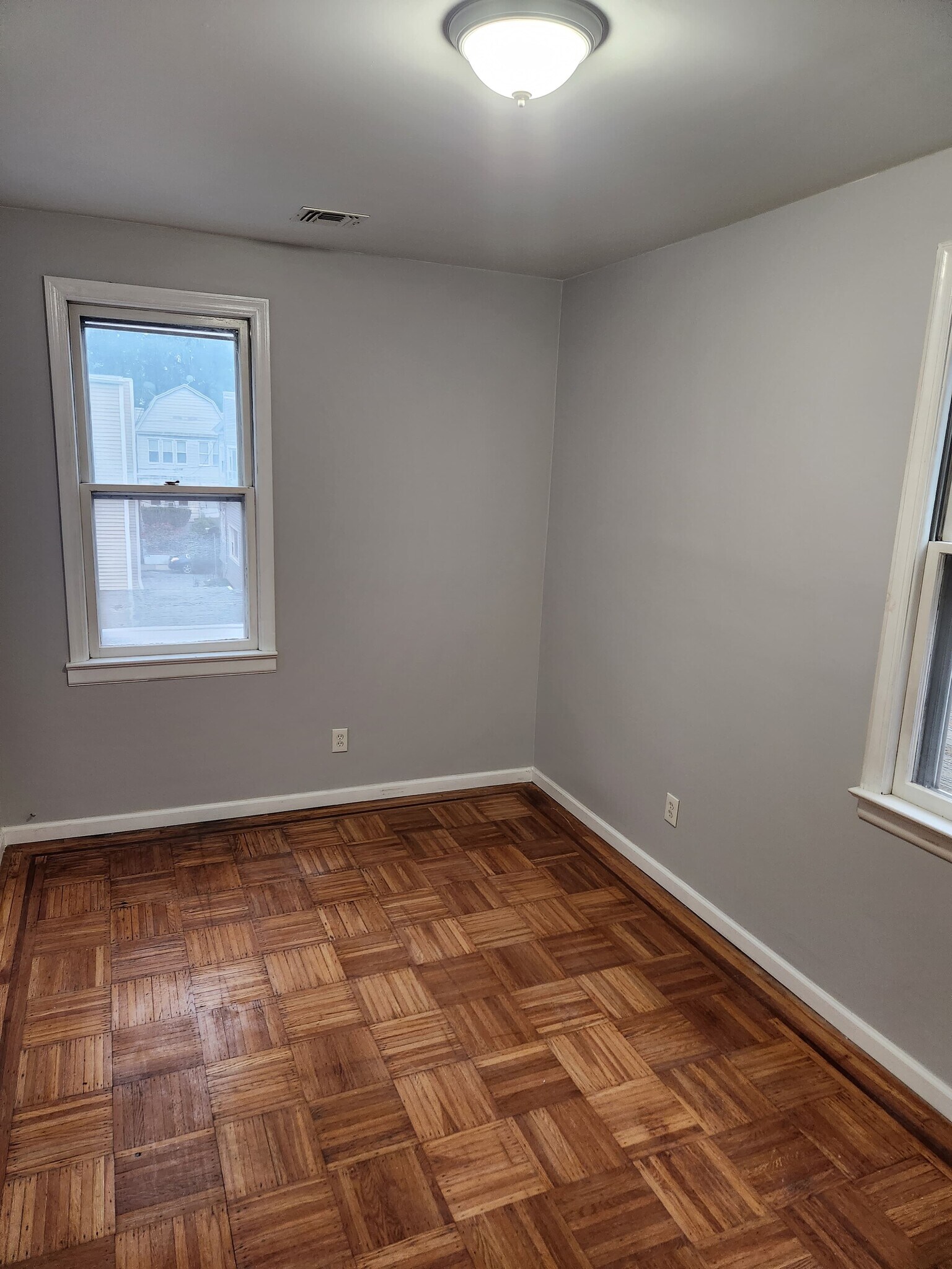 Building Photo - 57 Condict St