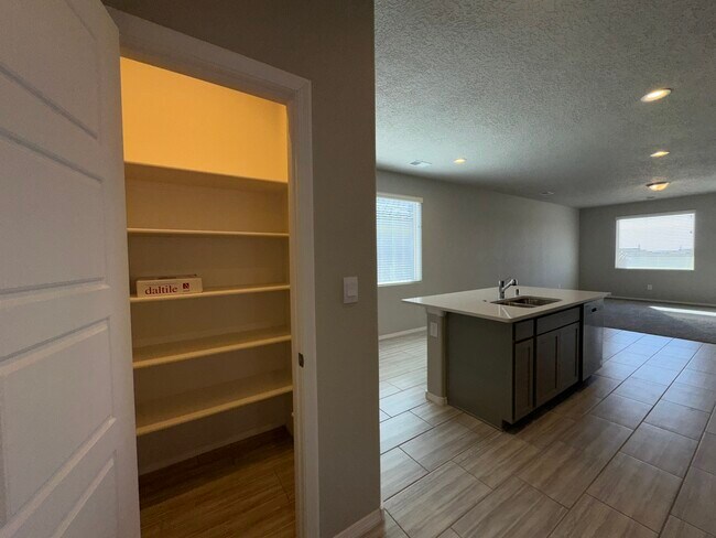 Building Photo - 776 Amatista Lp SE