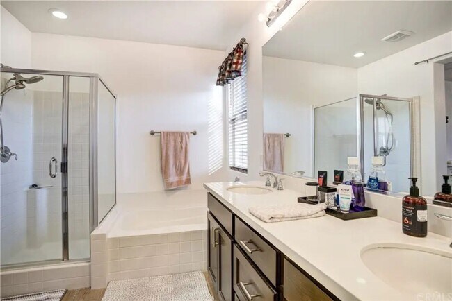 Building Photo - Spacious 4-Bedroom Corner-Lot Home w/ Smar...