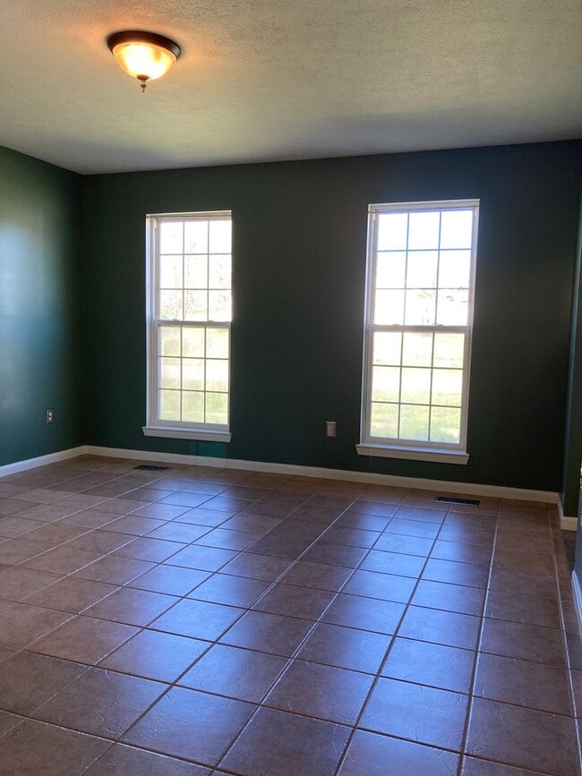 Building Photo - **Backyard offers Country Setting in City Limits**