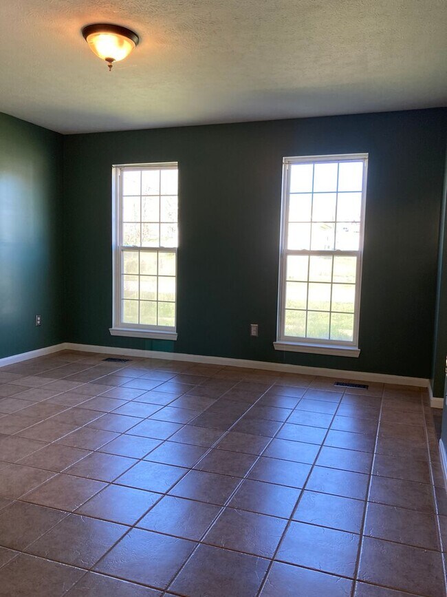 Building Photo - **Backyard offers County Setting in City L...