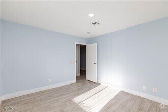 Building Photo - 6623 W Tropicana Ave