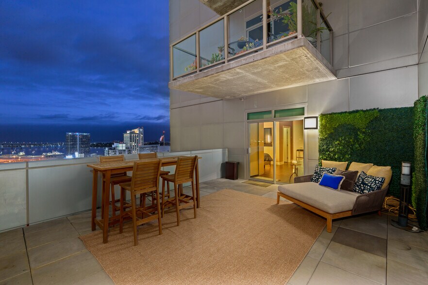 Building Photo - 800 The Mark Ln