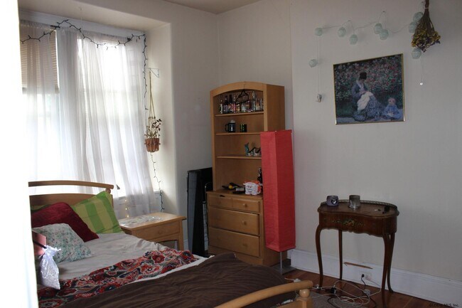 Building Photo - 64 Willett St