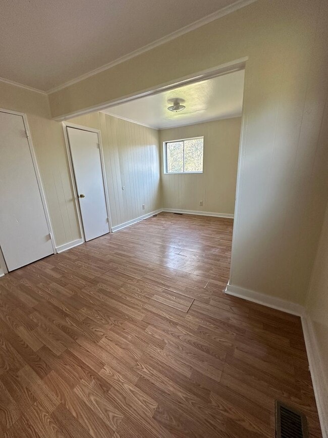 Building Photo - 3 Bedroom and 2 Bathroom home.