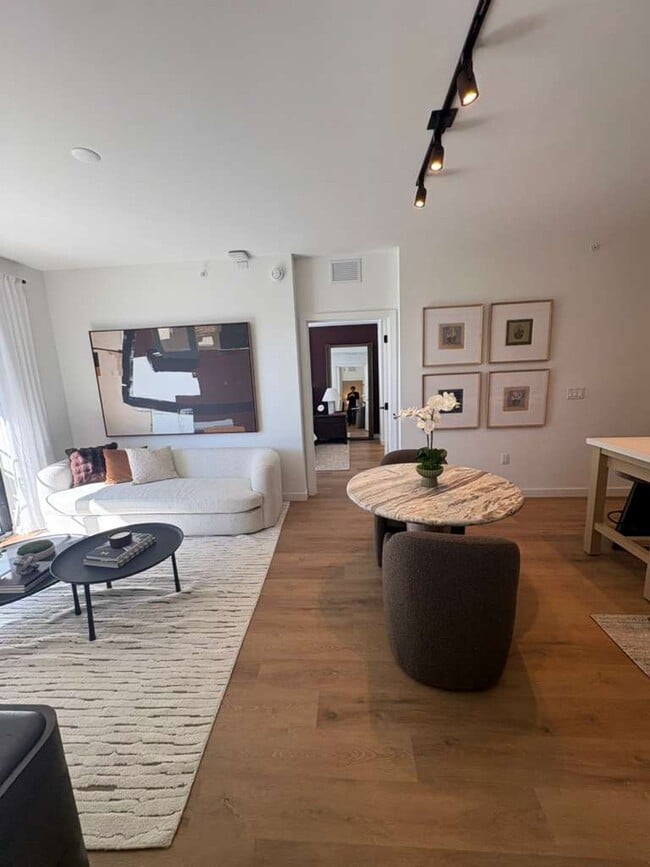 Building Photo - 1642 NE 124th Ln