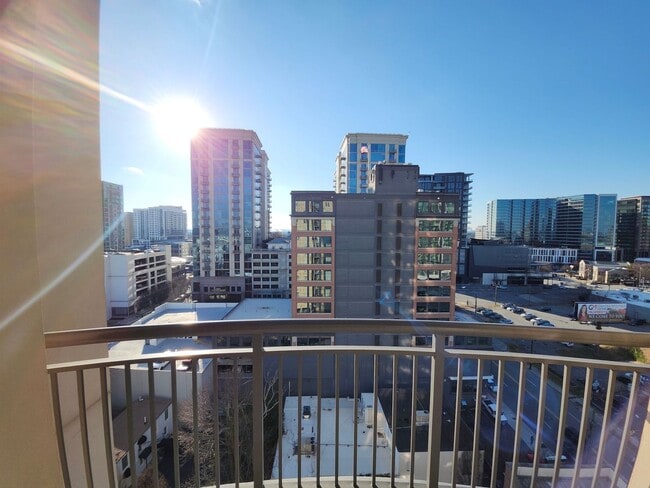 Building Photo - Modern 1BR Condo with Amenities in Prime Buckhead Location