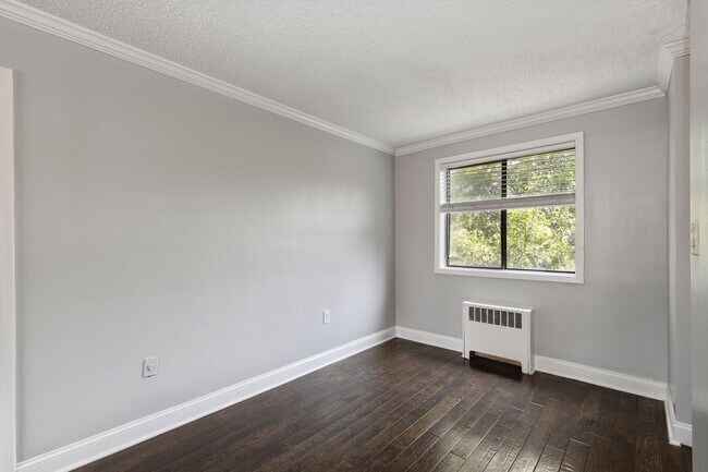 Building Photo - Upgraded 2 Bed on Galveston Street SW!  Ap...