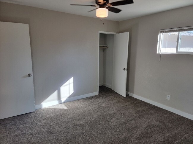 Building Photo - 3 BEDROOM**UPGRADES*CLOSE TO AREA SCHOOLS AND SHOPPING CENTERS*