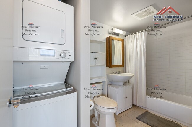 Building Photo - Furnished or unfurnished  1 Bed / 1 Bath C...