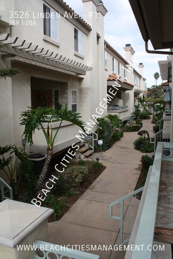 Multilevel Bixby Knolls Townhome with Pri... 3526 Linden Ave Long
