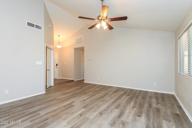 Building Photo - 1612 W Citation Ln
