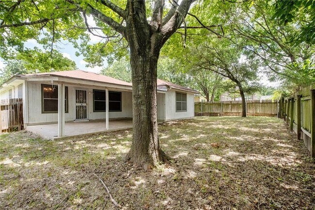 Building Photo - 2203 N Shields Dr