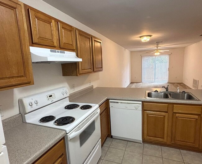 Building Photo - 1807 Treeline Ct