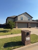 Building Photo - 8811 SW 45th St