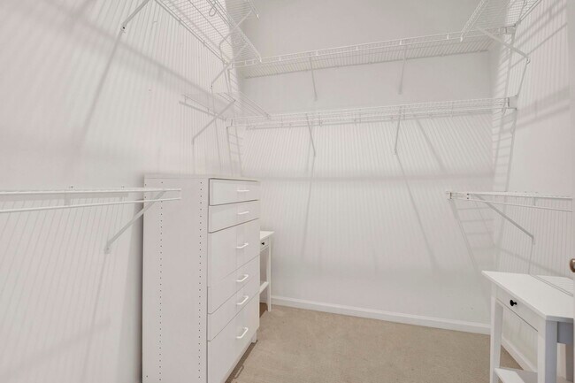 Building Photo - 525 W Superior St