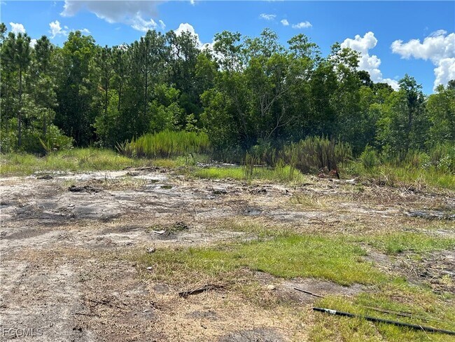 Building Photo - 4827 Everglades Blvd N