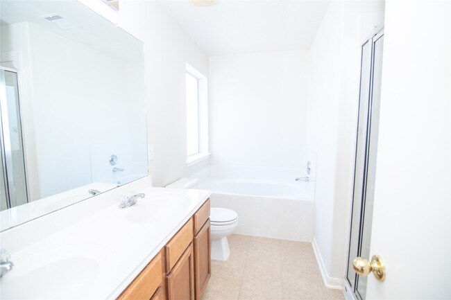 Building Photo - 25914 Chapman Falls Dr