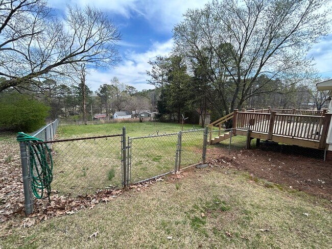 Building Photo - 29 Arrowhead Dr SE