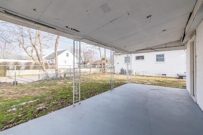 Building Photo - Spacious 4-Bedroom, 2-Bath Home with Garag...