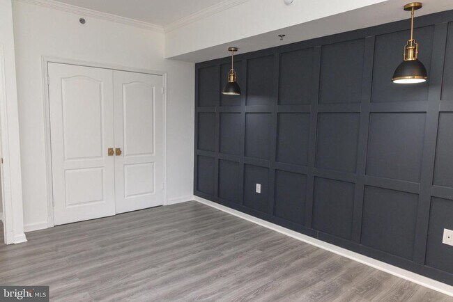 Building Photo - 1211 S Eads St