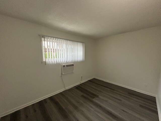 Building Photo - 37067 Bankside Dr