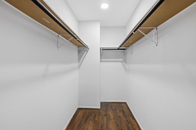 Building Photo - 5534 Beverly Hill St