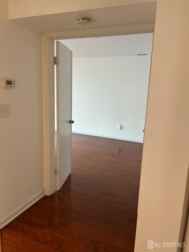 Building Photo - 7492 Elm Ct