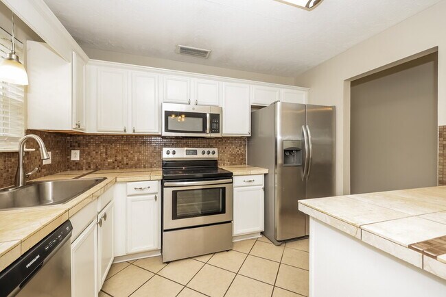 Building Photo - 872 Lavergne Ln