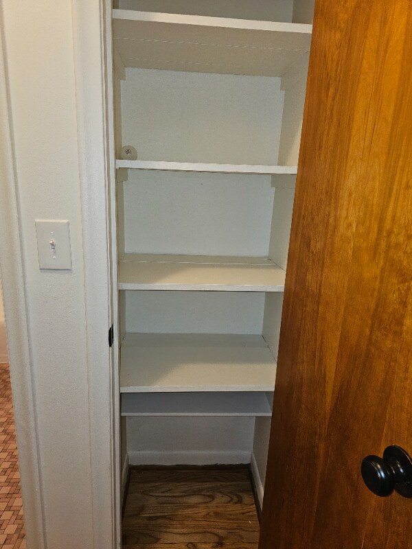 Building Photo - 2525 E Maple Rd