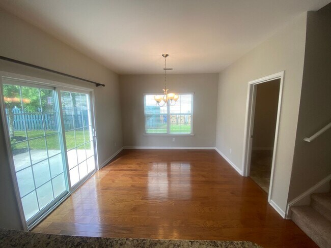 Building Photo - 4 Bedrooms 2.5 Baths in Richmond Hill, Available in 8/10/26!! Located in the sought-after Buckhea...