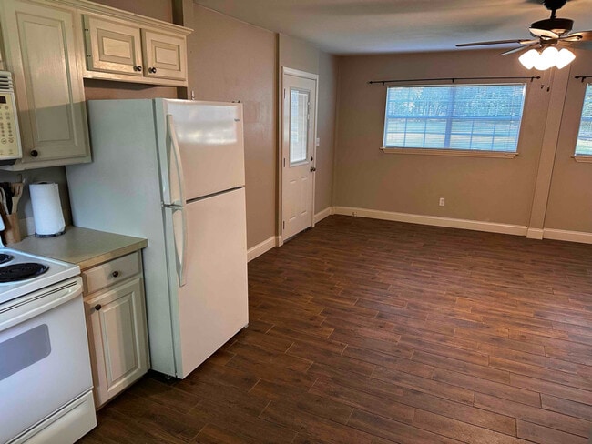 Building Photo - 11773 County Rd 140