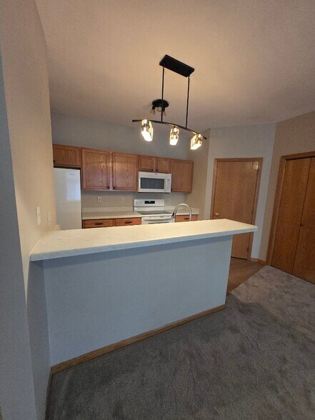 Building Photo - 950 67th St