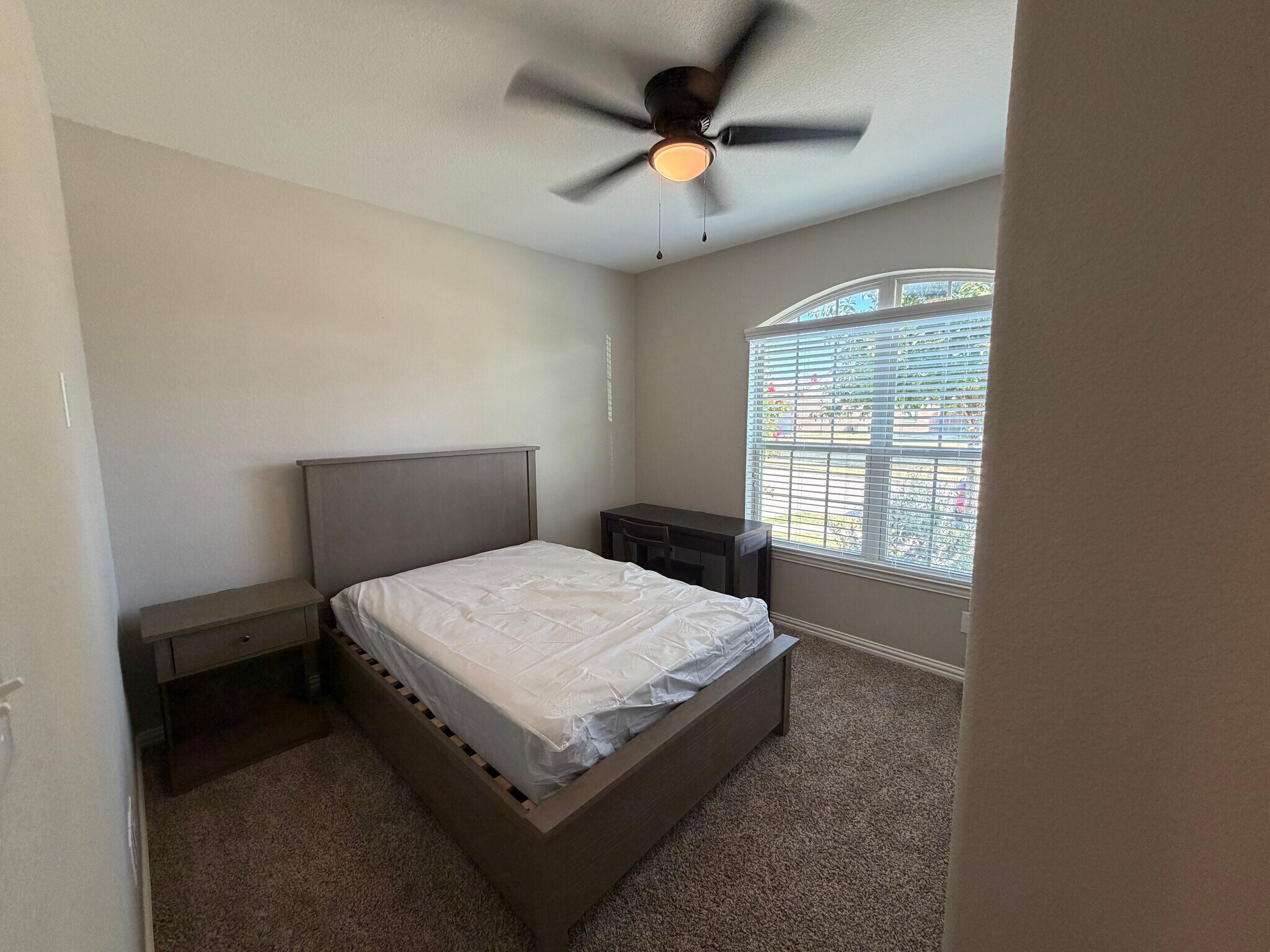 Building Photo - Room in House on Zanna Grace Way