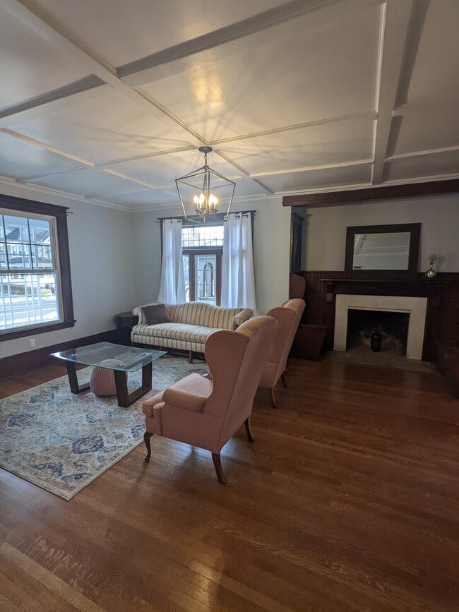 Building Photo - 171 Lincoln St