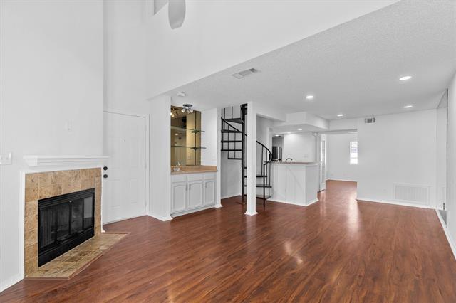 Building Photo - 5590 Spring Valley Rd