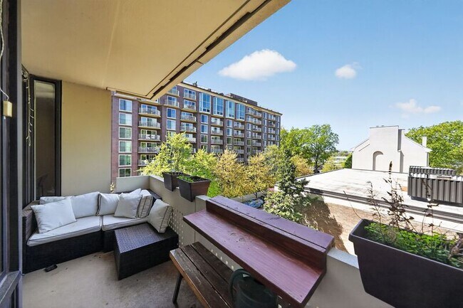 Building Photo - 429 N St SW